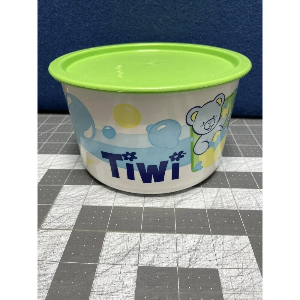 Tupperware Canister Tiwi C2709A-1 lid Teddy Bear Baby Nursery